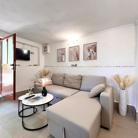 Petra Oliva Apartment Dhërmi Exteriör bild