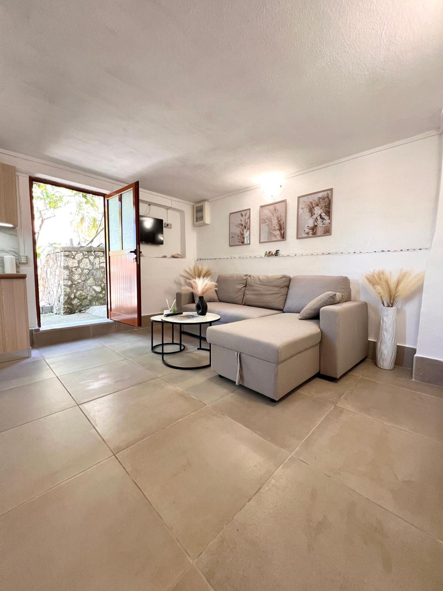 Petra Oliva Apartment Dhërmi Exteriör bild
