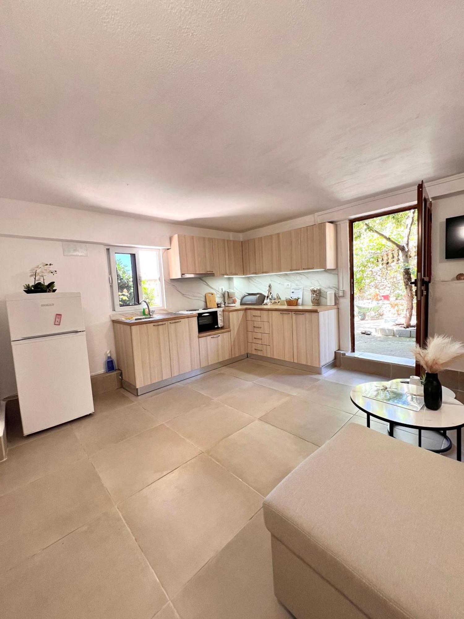 Petra Oliva Apartment Dhërmi Exteriör bild