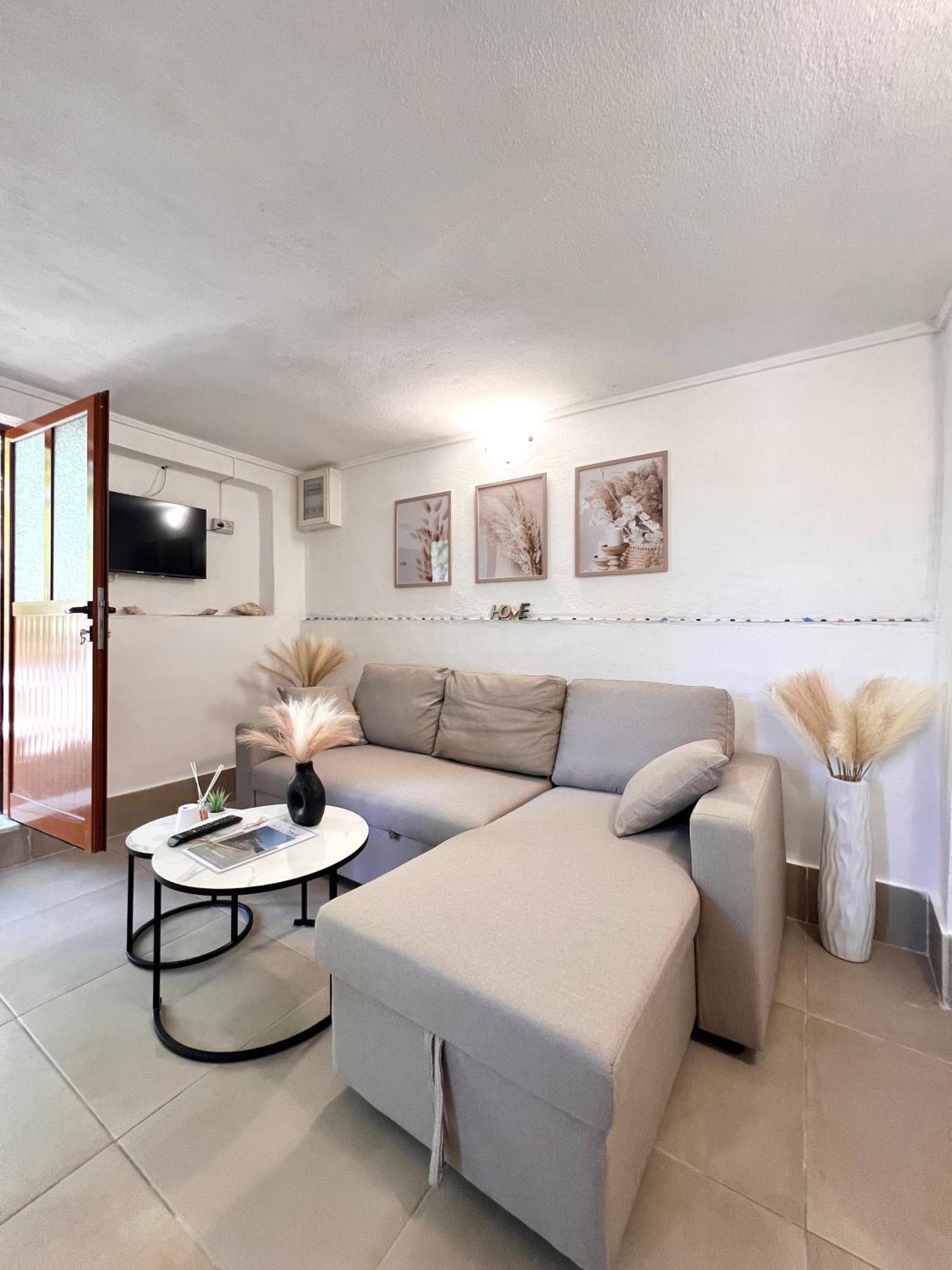 Petra Oliva Apartment Dhërmi Exteriör bild